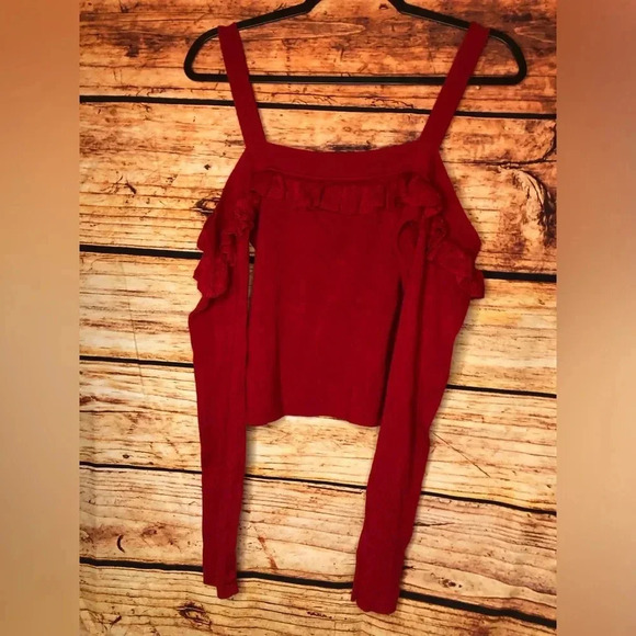 Cold Shoulder Ruffle Top - Picture 11 of 12